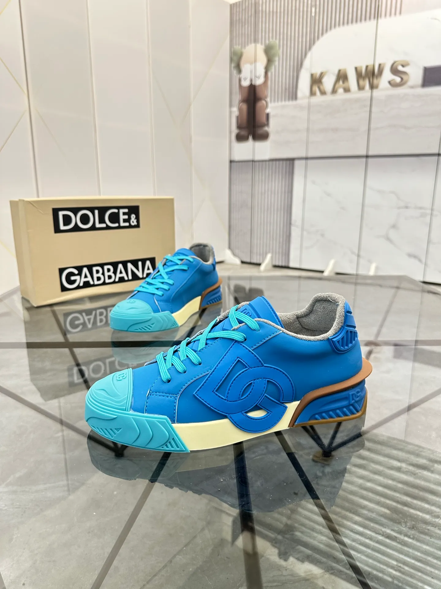 Men's shoes for sale 💰: 💰P500¥ Product trademark: DG* "Dolce & Gabbana*" low-cut casual shoes Regular size: 35-45 (can be customized to 46) Couple style Product material: imported silk leather upper, breathable lining, original outsole. Number: 803
